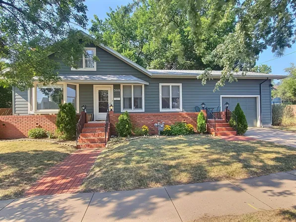 308 SE 2nd St, Newton, KS 67114