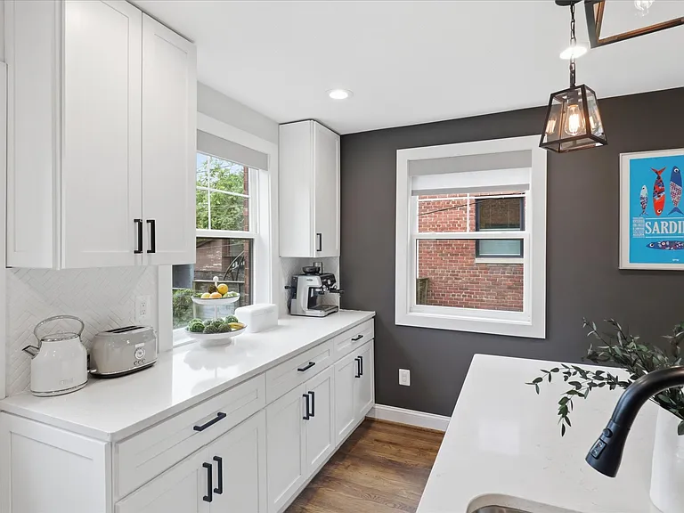 625 S Henry St — Photo 16