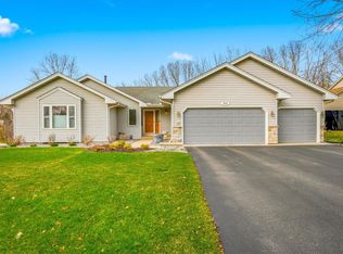 4564 Cliff Ridge Ct, Eagan, MN 55123