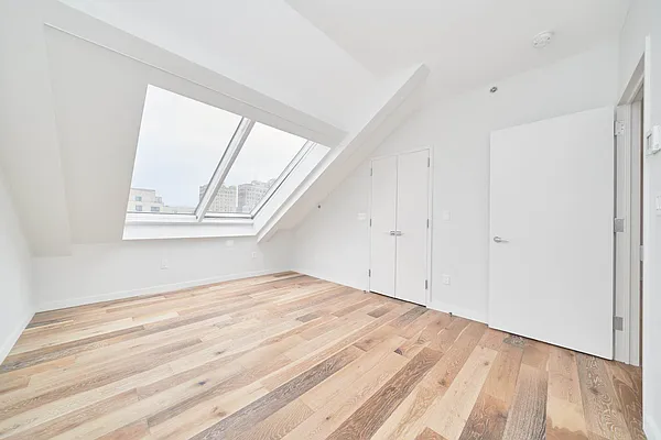 Rented by Living New York | media 9
