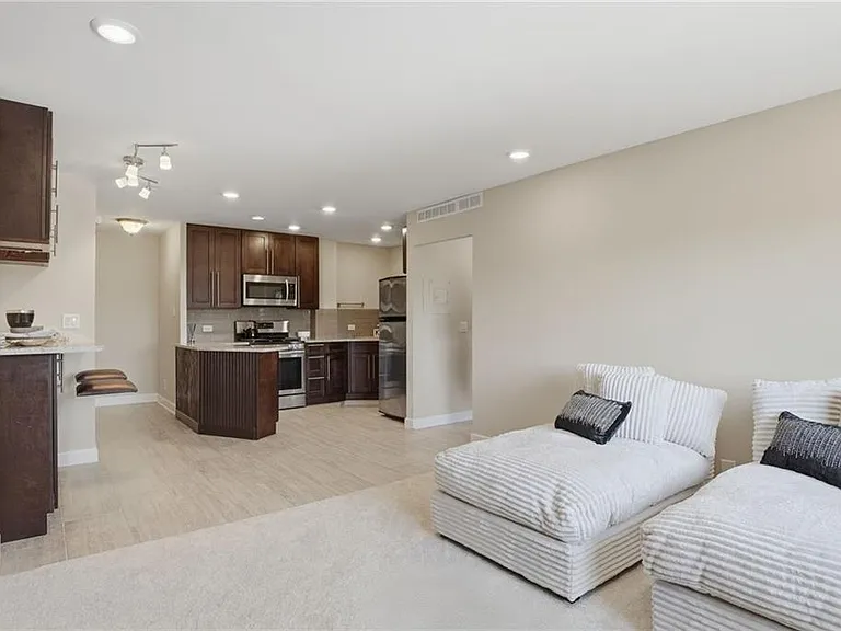 2285 Peachtree Rd NE #709 — Photo 13