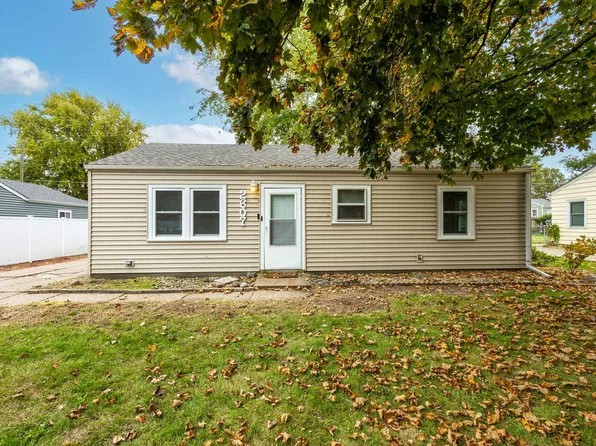 2607 W 71st St, Davenport, IA 52806