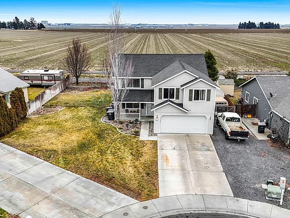 3rd image of 1407 S Husky Drive