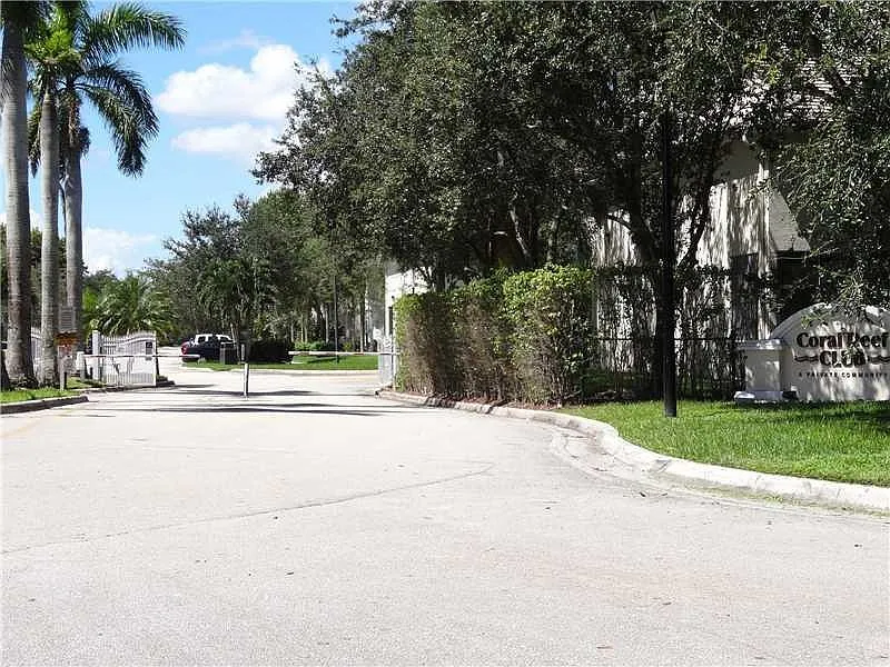 9934 NW 56th Pl