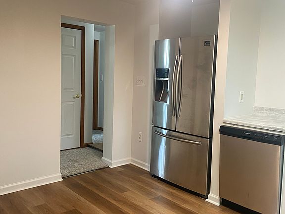 4th image of 365 Greenview Dr
