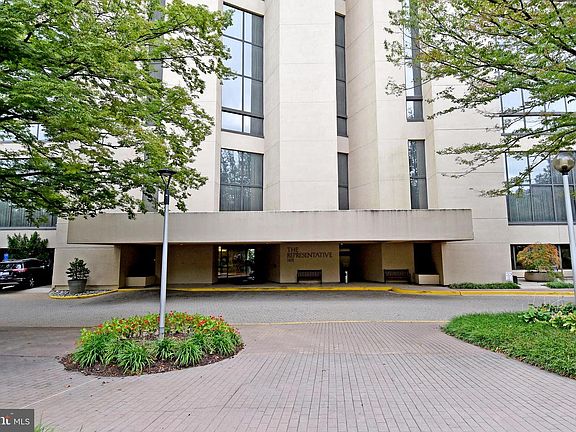 3rd image of 1101 S Arlington Ridge Rd APT 316