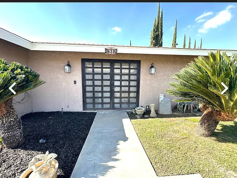 833 N Rector Way — Photo 8