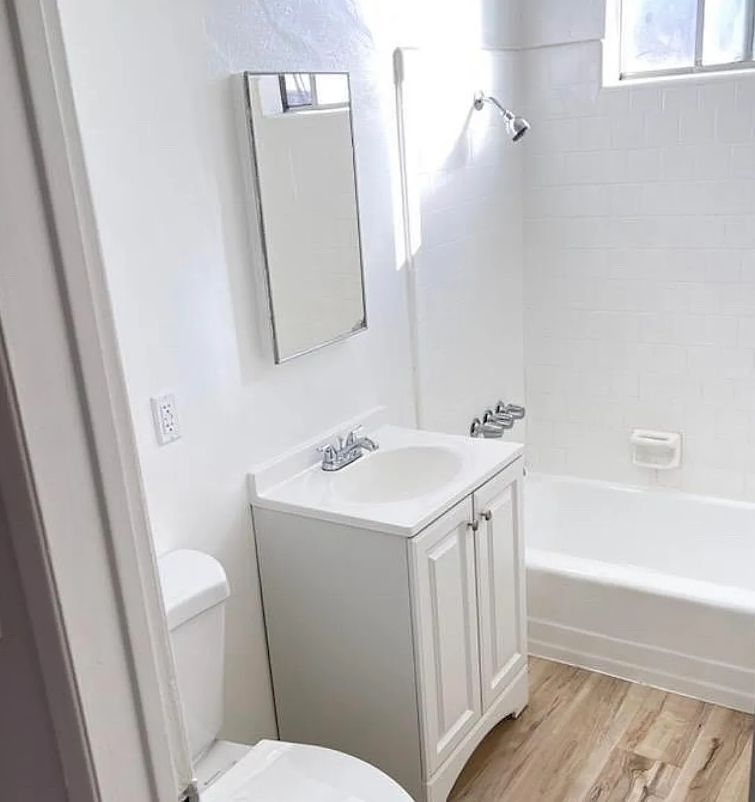 4240 S Figueroa St — Photo 1
