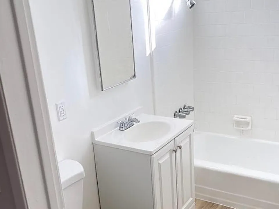 4240 S Figueroa St #8955444556