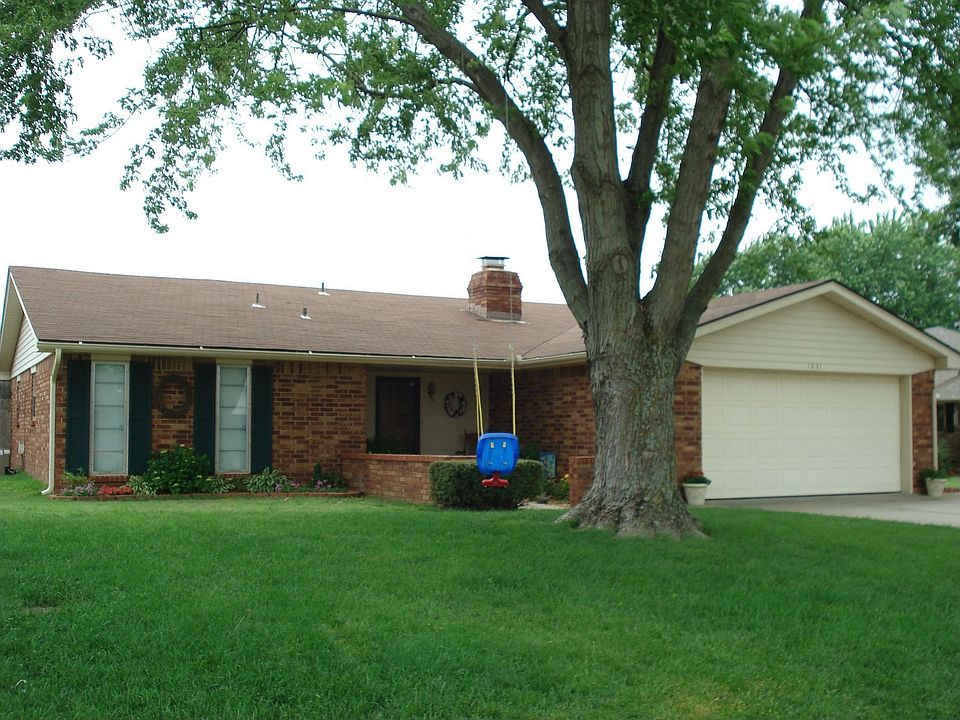 1st image of 1031 Holly Ct
