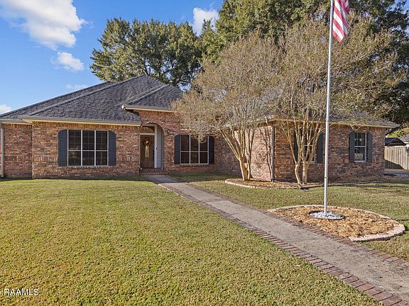 2nd image of 116 Ashford Ln
