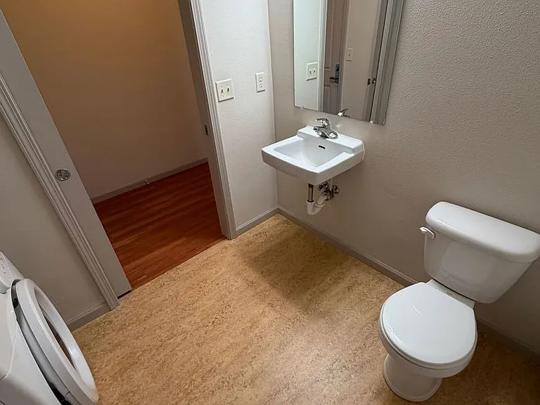 118 NW Jackson Ave #305 — Photo 17