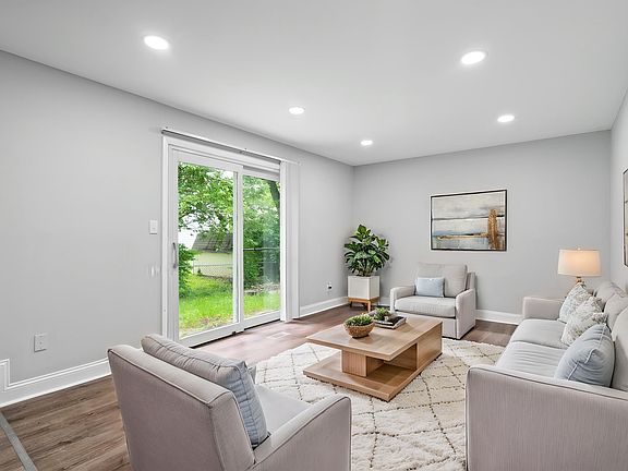 3rd image of 3047 N Kiowa Ct