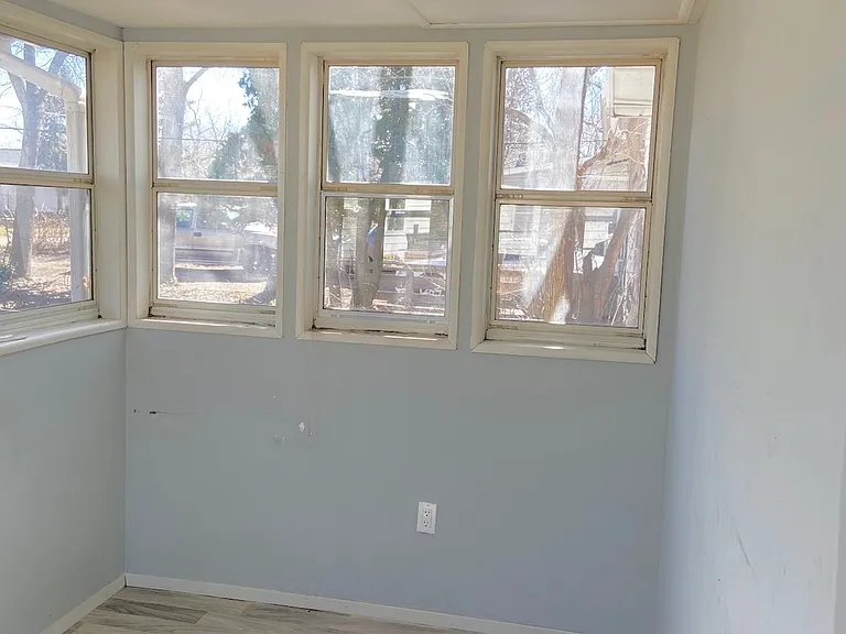4127 Coggins Ave — Photo 10
