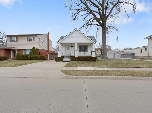 22415 Stephens St, Saint Clair Shores, MI 48080