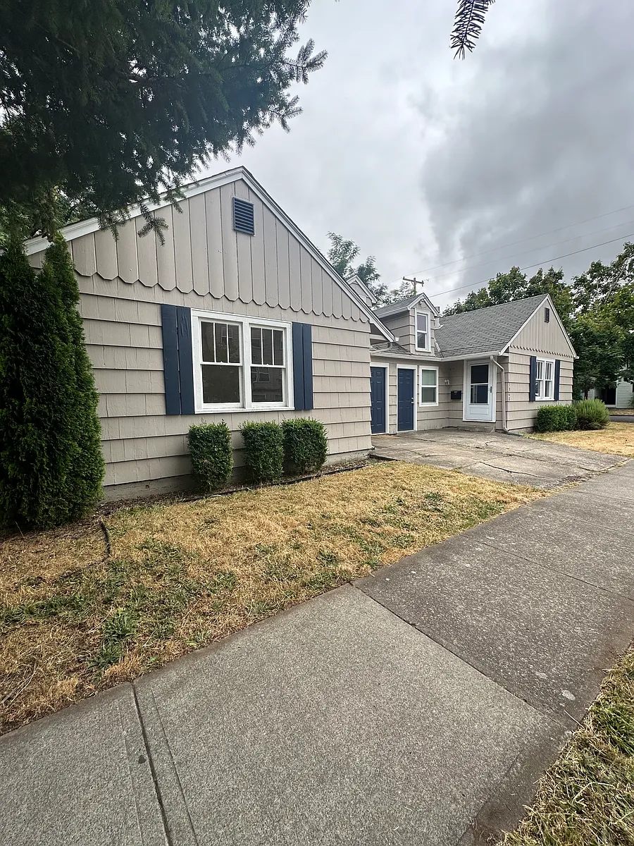 Building Photo - 1356 SW A Ave #1356