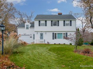 260 Sawyer Ave, Glen Ellyn, IL 60137