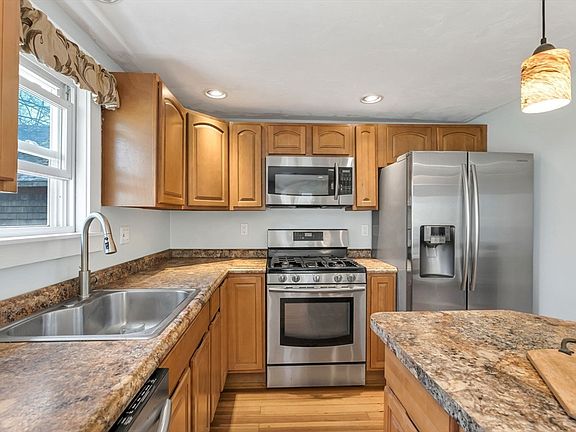 3rd image of 478 Fall River Ave
