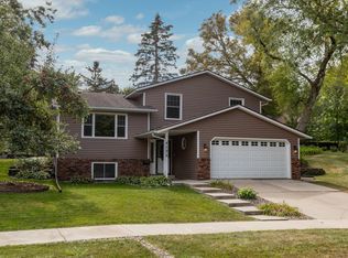 4105 Manor View Dr NW, Rochester, MN 55901