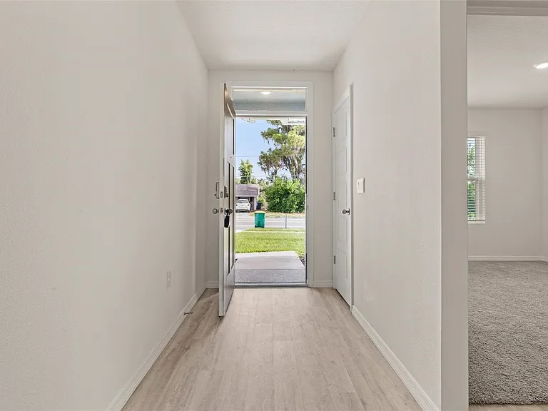 1078 Clay Blvd — Photo 5
