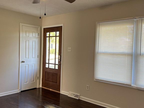 4th image of 3653 Niles Dr