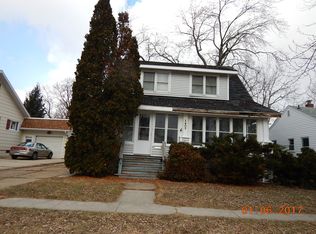 1407 Pine St, Port Huron, MI 48060