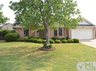 529 Bluebonnet Ct, Burleson, TX 76028