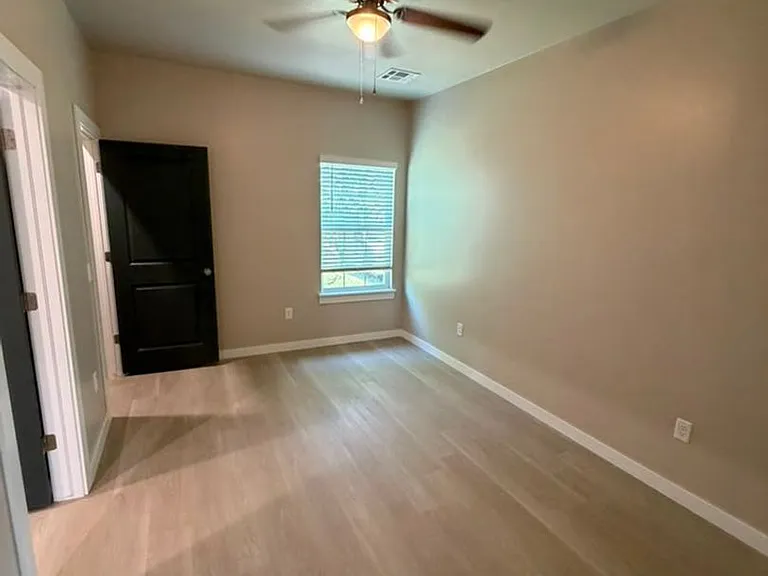 2415 SW J Ave — Photo 13