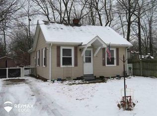 1477 East Dr, Flint, MI 48532