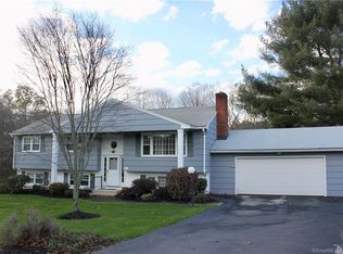 23 Rolling Ridge Rd, Hamden, CT 06518