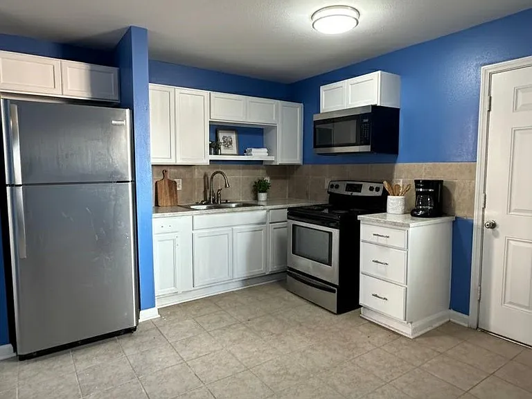 516 Holiday Dr #49 — Photo 2
