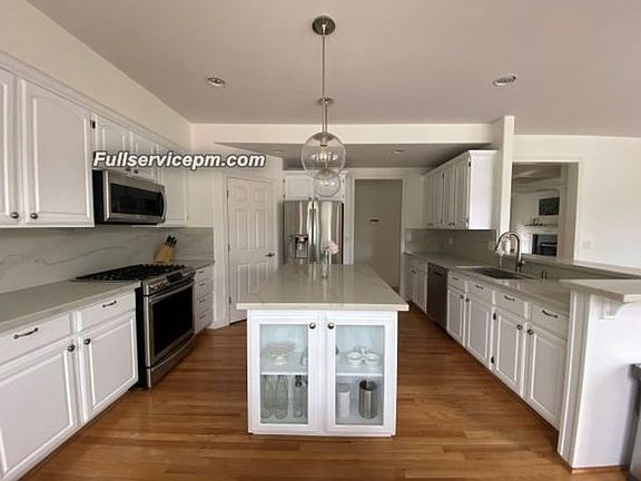 5th image of 817 SW 354th St