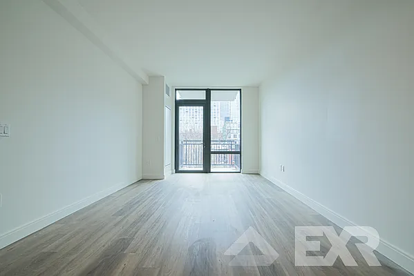 Rented by EXR | media 17