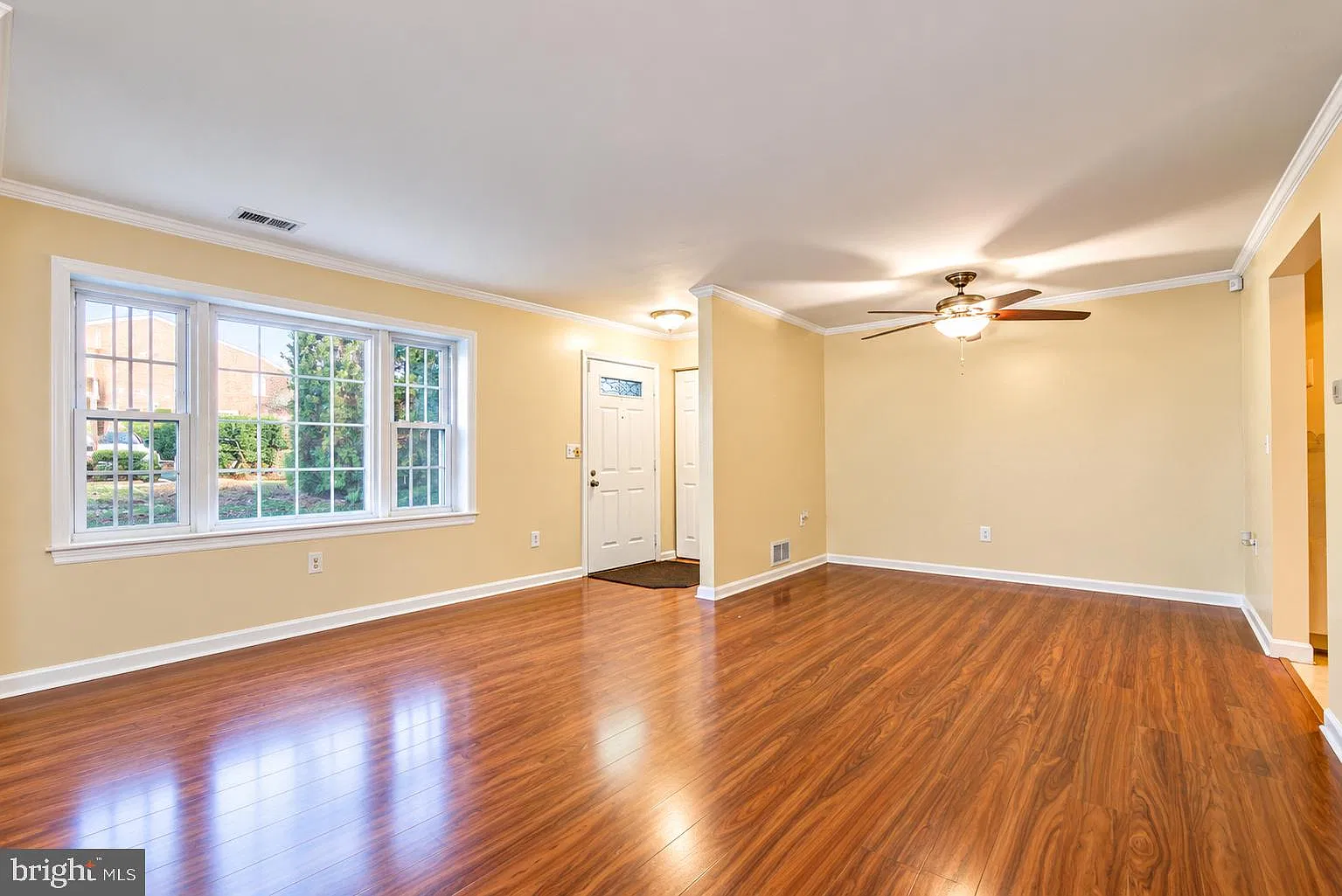 2 bed, 1.5 bath, 1008 sqft, $2,350 — Photo 3