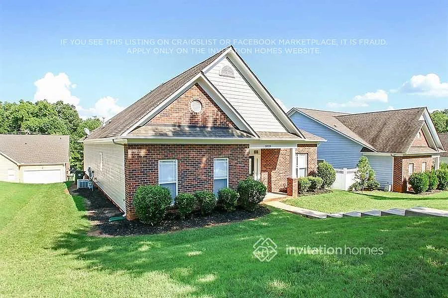 20229 Colony Point Ln Cornelius, NC 28031 — Photo 2