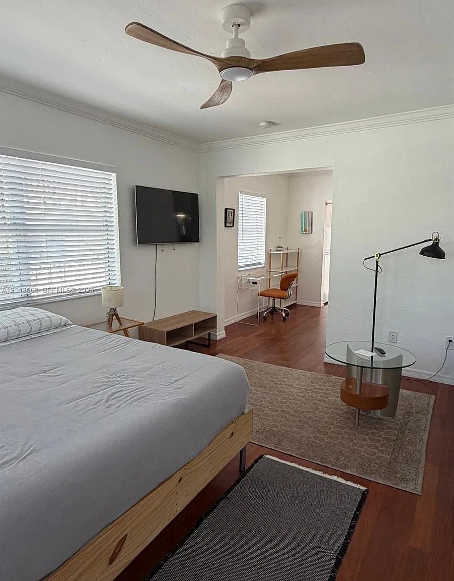 Meridian Court Condo — Photo 2