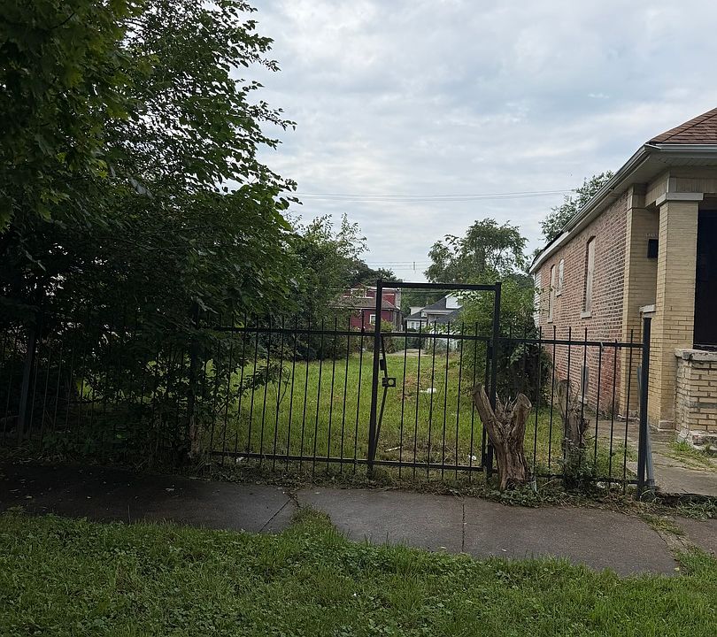1st image of 9216 S Harper Ave
