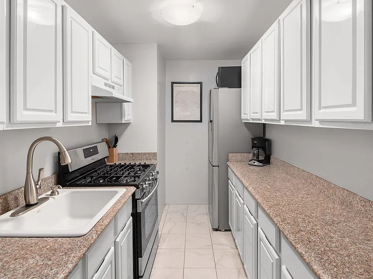 627 Warren St #3 — Photo 3