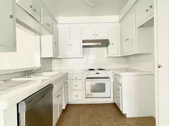 4th image of 338 S Oxford Ave #4