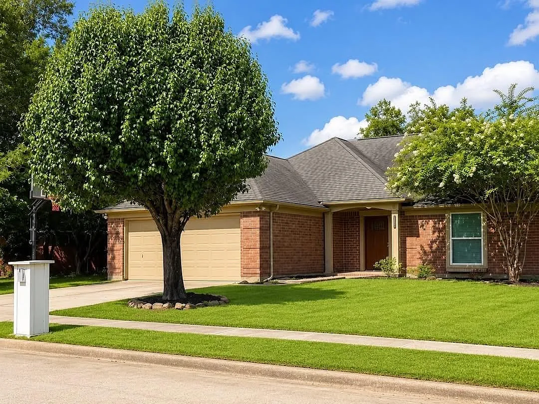 3 bed, 2.0 bath, 1668 sqft, $1,950 — Photo 2