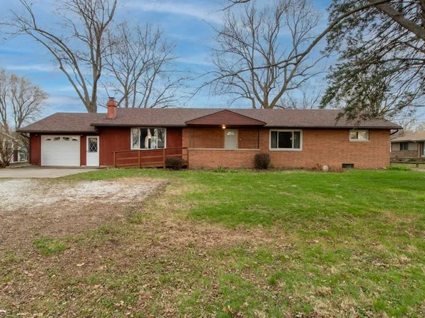 107 Gilmore Ave, Le Roy, IL 61752