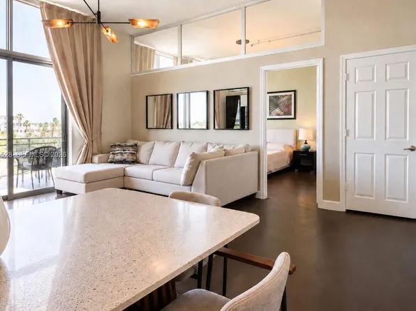 2100 Van Buren St APT 421, Hollywood, FL 33020