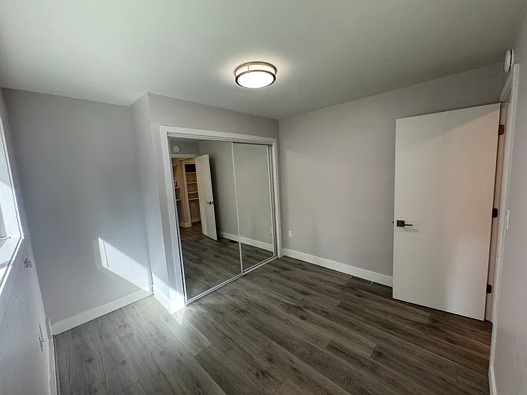 bedroom to be used for an office, hobbies, roomies and/or overnight guests.