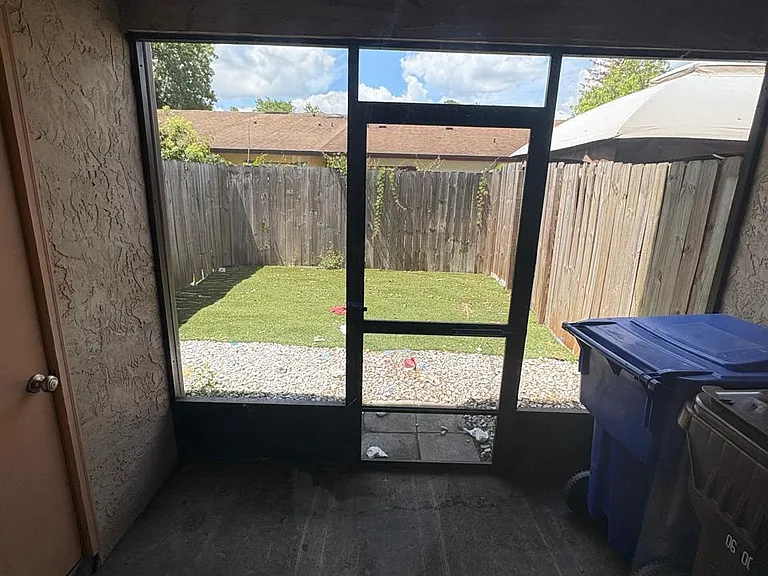 1838 Foxhall Cir — Photo 15