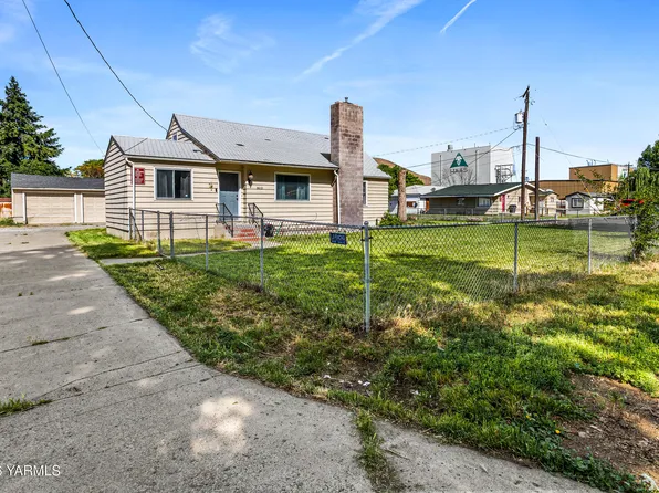 1612 Gordon Rd, Yakima, WA 98901