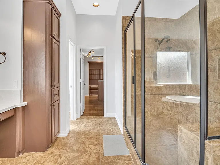 3305 W Lamar St #B — Photo 14
