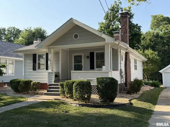 932 W Douglas Ave, Jacksonville, IL 62650