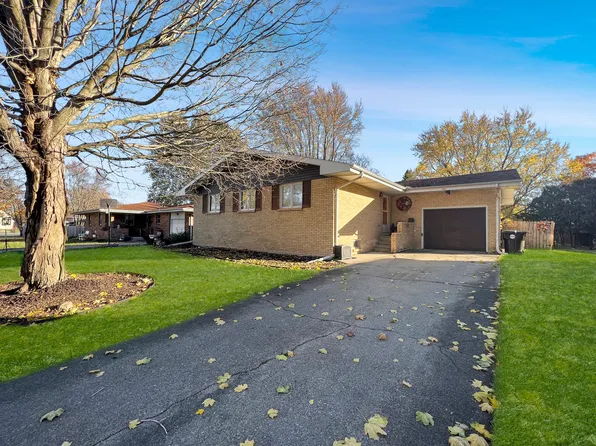 590 Hazelcrest Dr, Rantoul, IL 61866