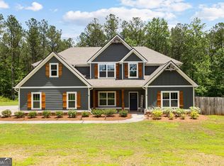 74 Riverwood Trl, Grantville, GA 30220