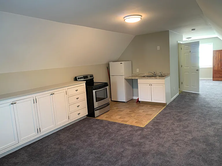 155 Horne Place Dr — Photo 2